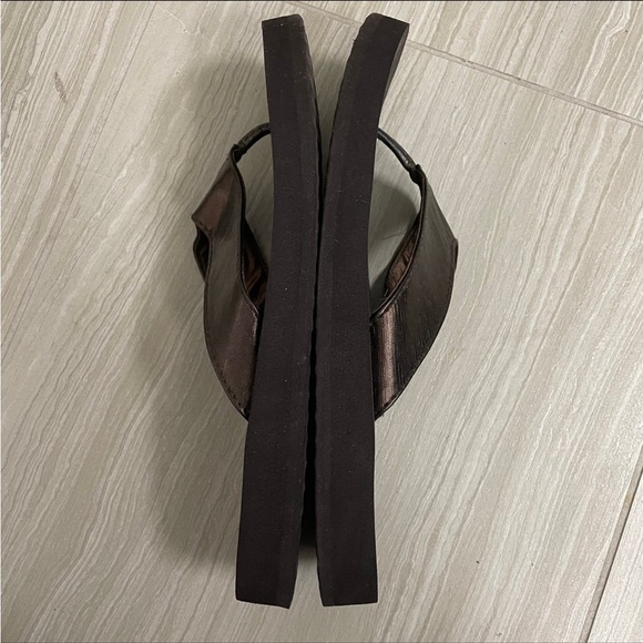 5/$25 ☀️Yellow Box Women’s Flip-Flops with Copper Straps – Size 6.5☀️ - Picture 4 of 5